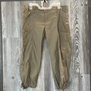 Natural reflections tan capris, 10